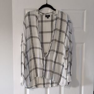 Jones New York White and Black Plaid Button Down Shirt